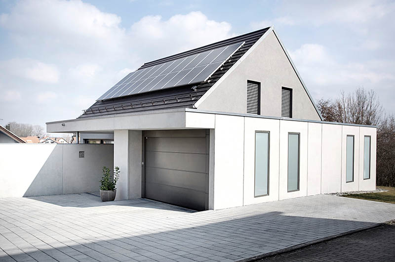 Modernes Einfamilienhaus mit Satteldach in schlichter Bauform